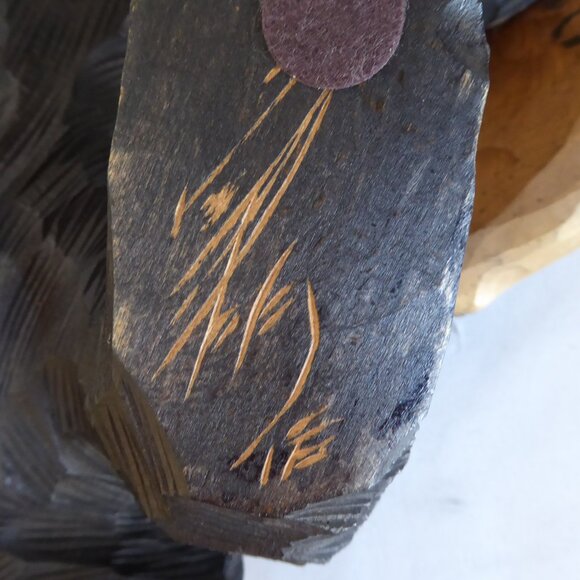 VINTAGE LARGE HOKKAIDO JAPAN JAPANESE AINU HAND CARVED WOOD BEAR WITH SALMON - Picture 10 of 14